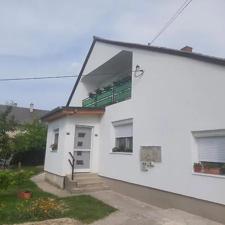 Jani Vendeghaz Ground Floor & Apartman Balatonfured Exterior photo