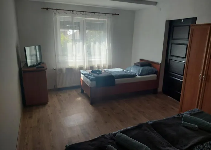 Jani Vendeghaz Ground Floor & Apartman